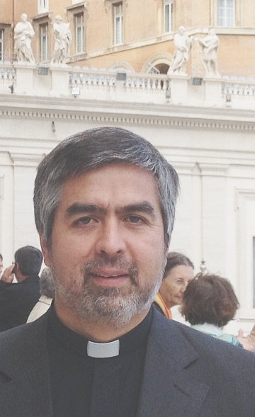Fr Raúl Espina, Chile