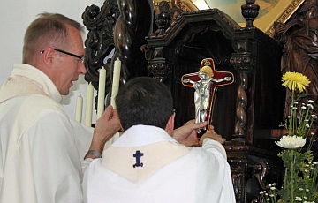 Reintronização da cruz da unidade no Santuário Sião do Jaraguá